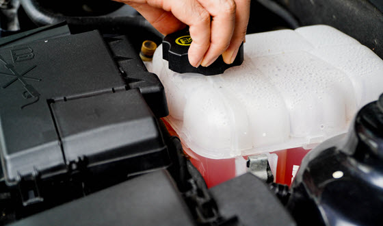 MINI Cooper Radiator Expansion Tank Check